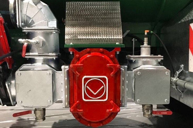 ENTS Transport tanker with VX Rotary Lobe Pump