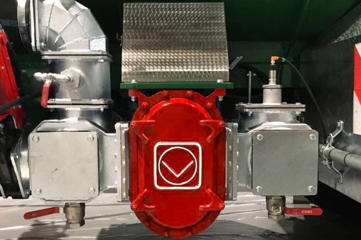 ENTS Transport tanker with VX Rotary Lobe Pump ENTS Transport tanker with VX Rotary Lobe Pump