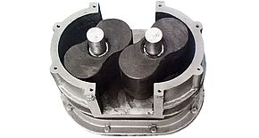 1970 - Invention de la pompe à lobes rotatifs à revêtement élastomère